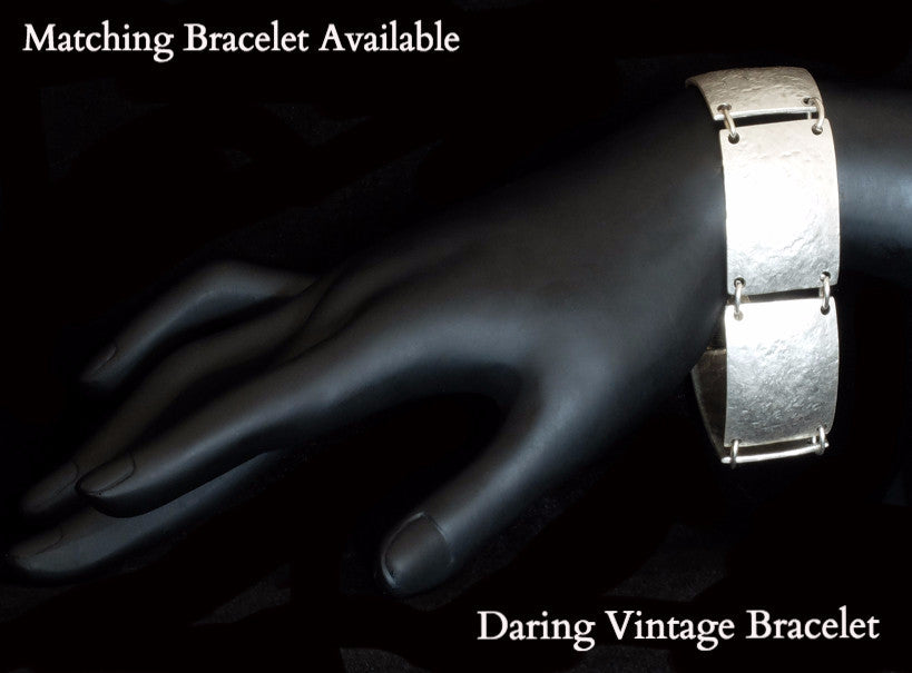 Daring Vintage Fashion Bracelet